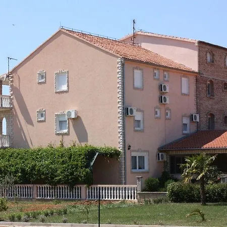 Gasthuis Triple 6219b Biograd Na Moru